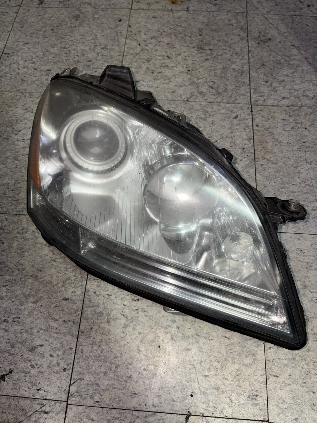 Mercedes-Benz ML63 AMG Faro Copiloto (W164) 2008