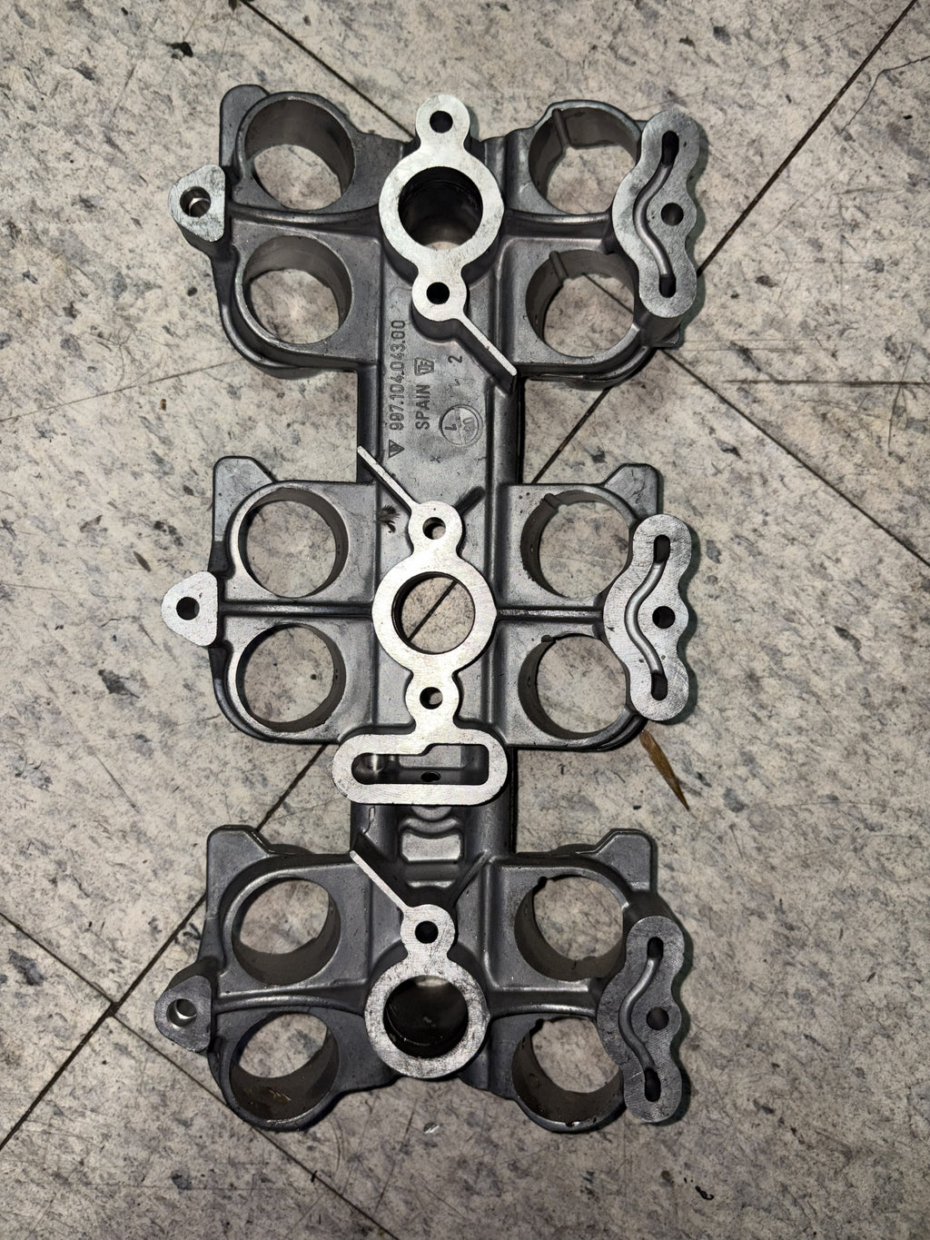 Porsche Alojamiento de buzos hidráulicos (Hydraulic Tappet Housing 997)  / Boxster / Cayman (M96/M97)