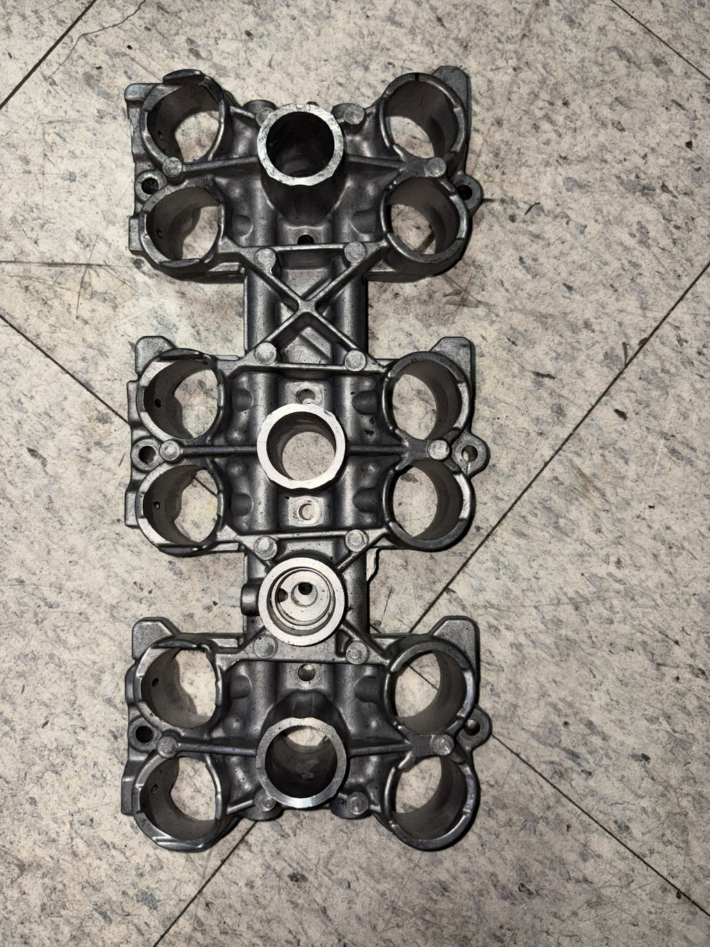 Porsche Alojamiento de buzos hidráulicos (Hydraulic Tappet Housing 997)  / Boxster / Cayman (M96/M97)