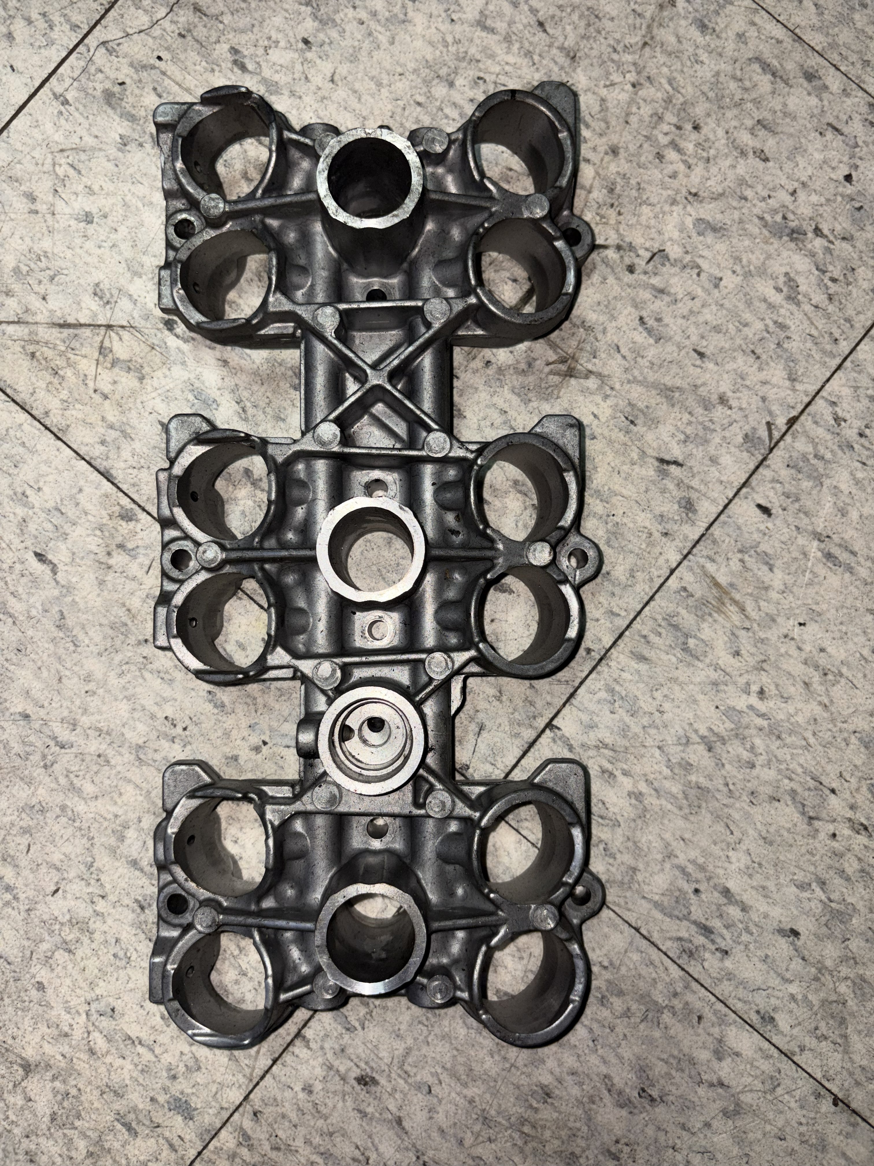 Porsche Alojamiento de buzos hidráulicos (Hydraulic Tappet Housing 997)  / Boxster / Cayman (M96/M97)