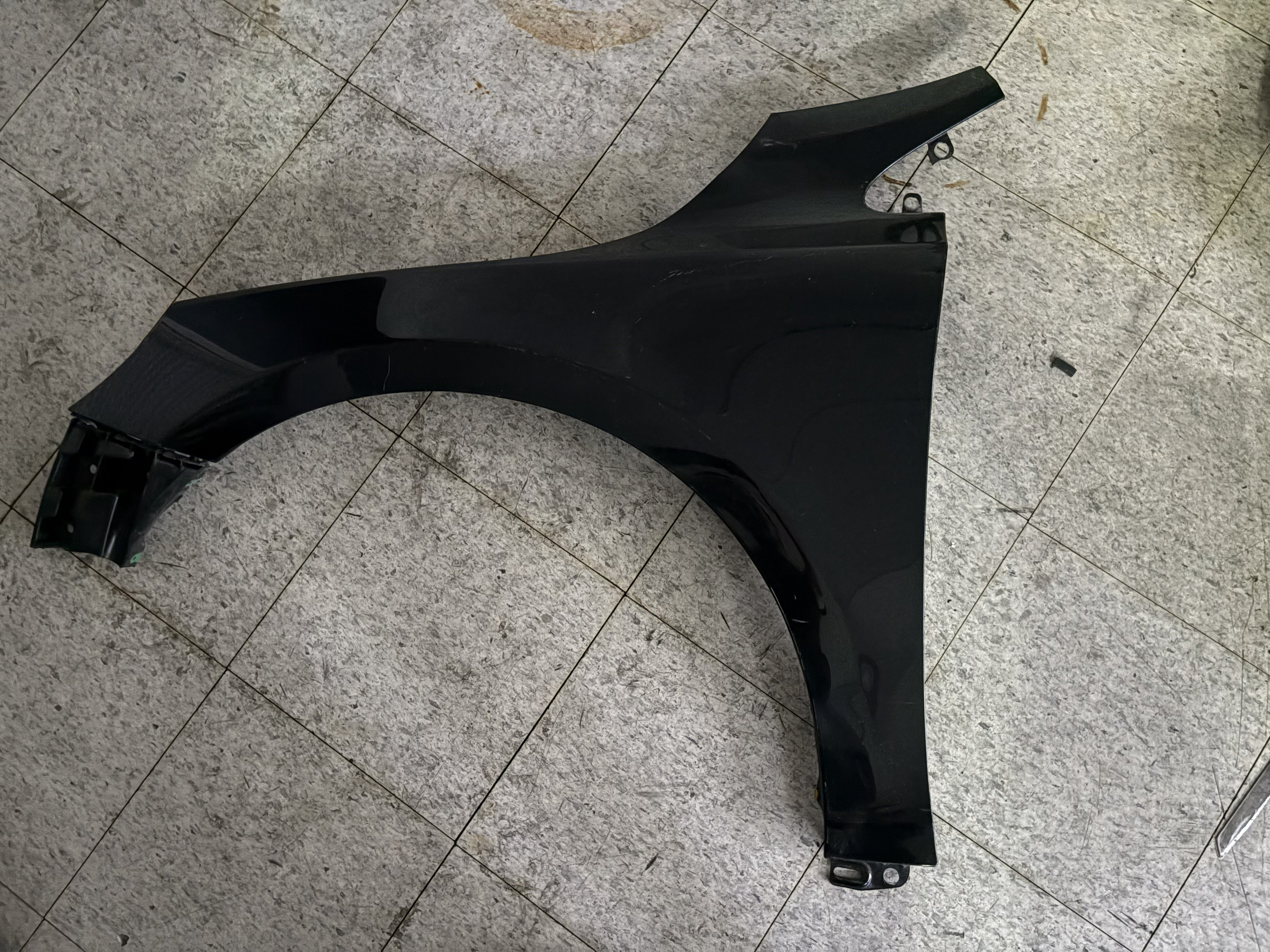 Volvo V40 salpicadera (guardafango) delantera izquierda 2013