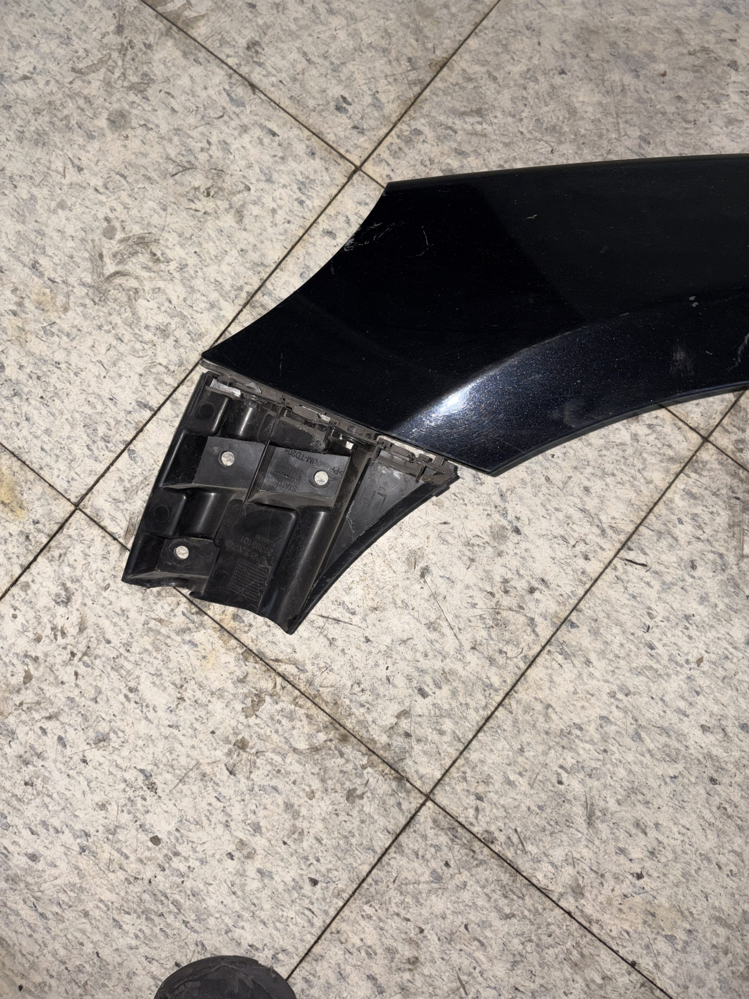 Volvo V40 salpicadera (guardafango) delantera izquierda 2013